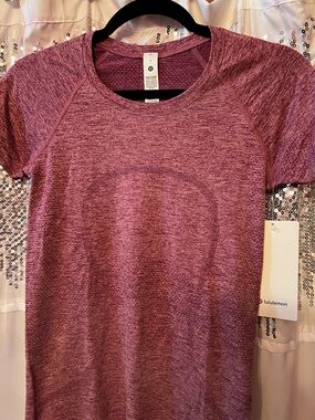lululemon athletica Short-Sleeve Swiftly